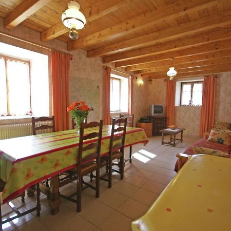 Spacious Holiday Home Near The Forest Esmoulieres 외부 사진