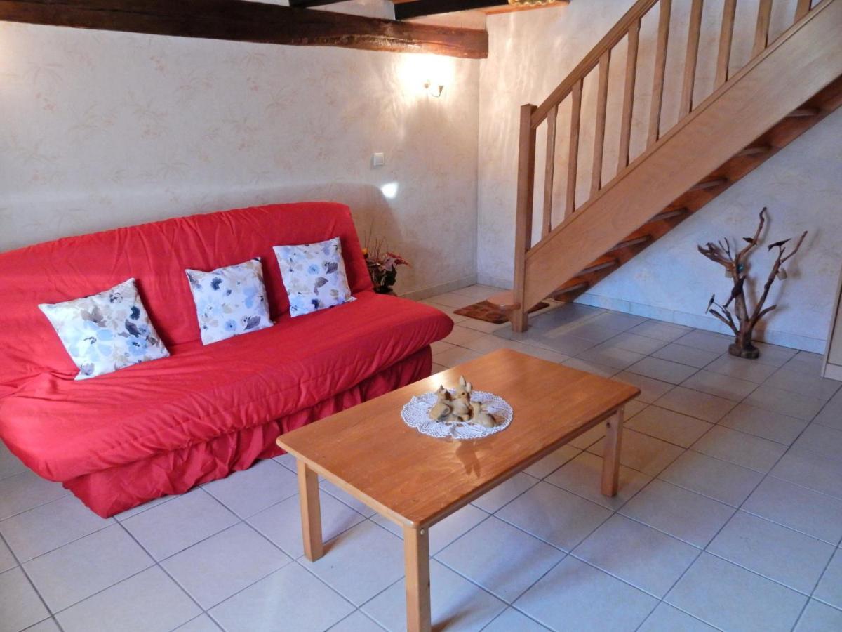 Spacious Holiday Home Near The Forest Esmoulieres 객실 사진