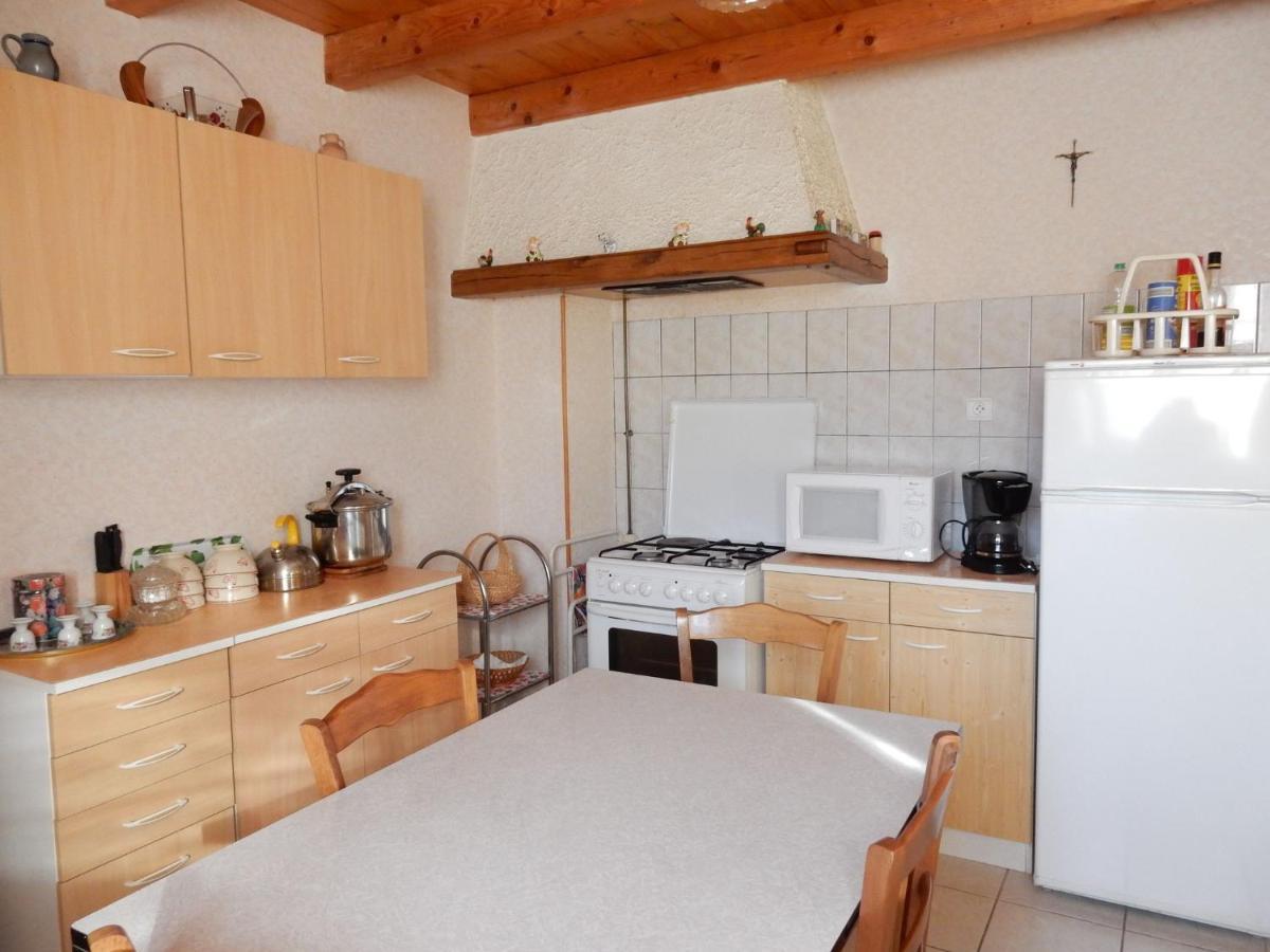 Spacious Holiday Home Near The Forest Esmoulieres 객실 사진
