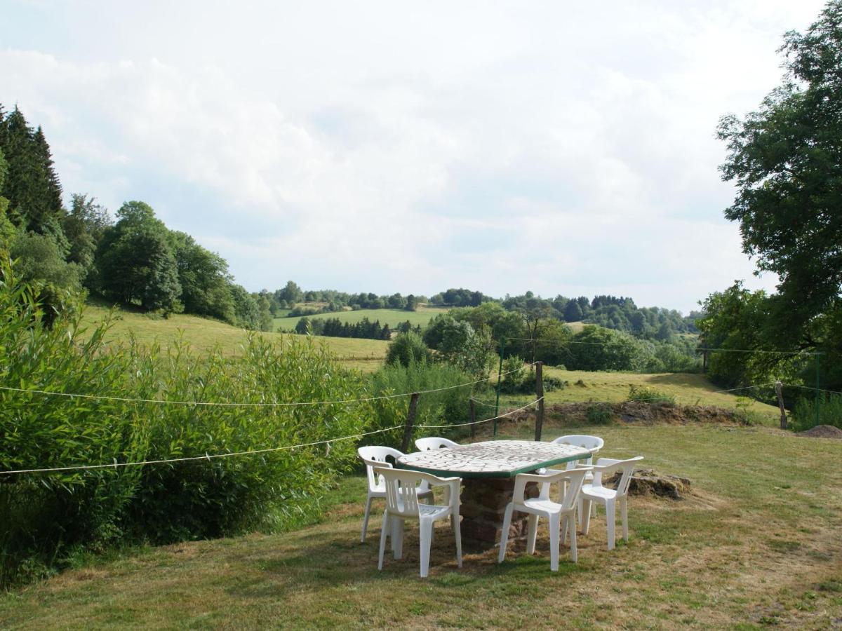 Spacious Holiday Home Near The Forest Esmoulieres 객실 사진
